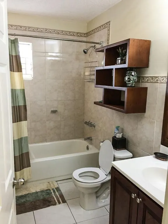 Guest Apartment At Halifax 킹스톤